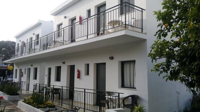 Appartamento Hide Away Ipsos Esterno foto